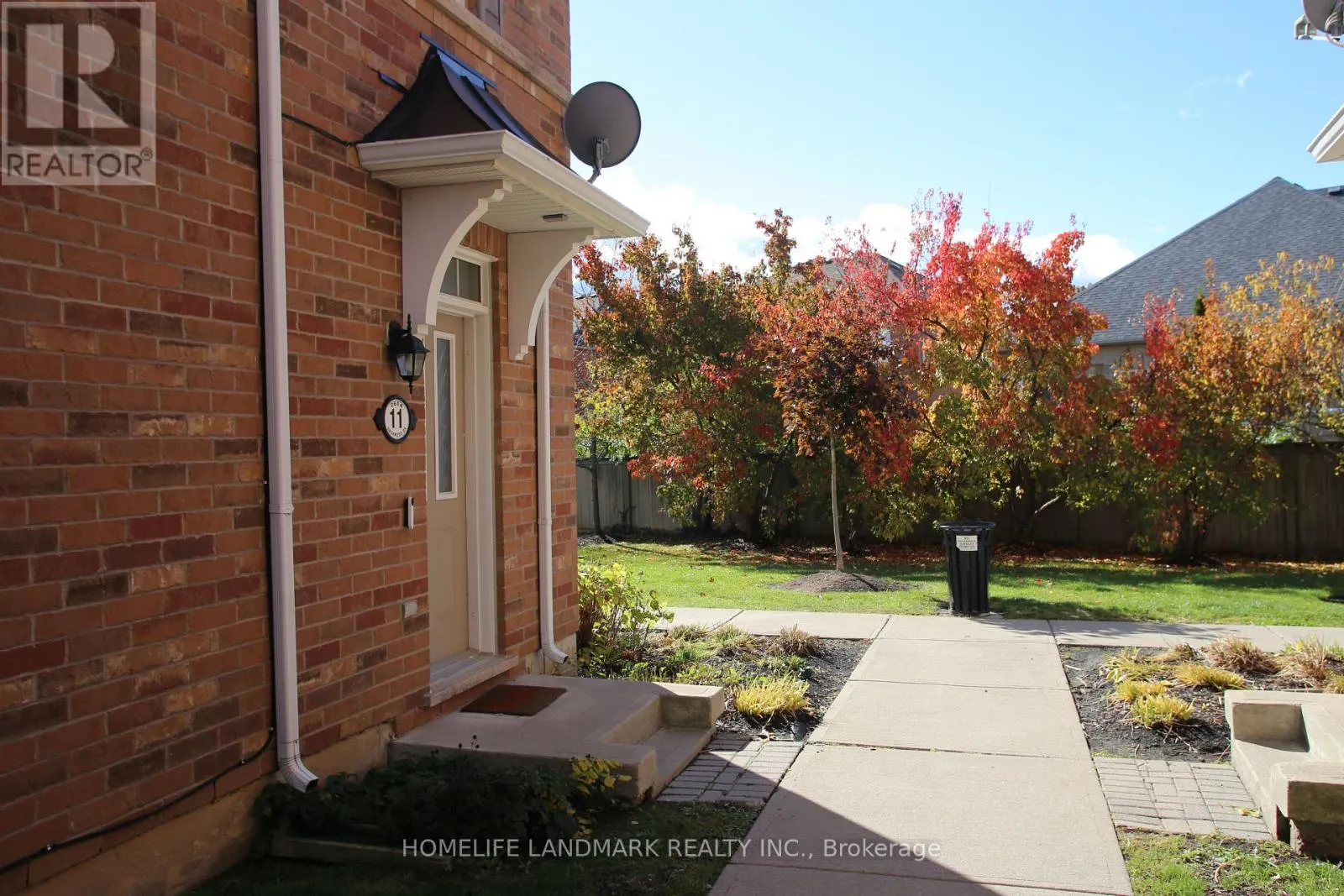11 - 2614 DASHWOOD DRIVE