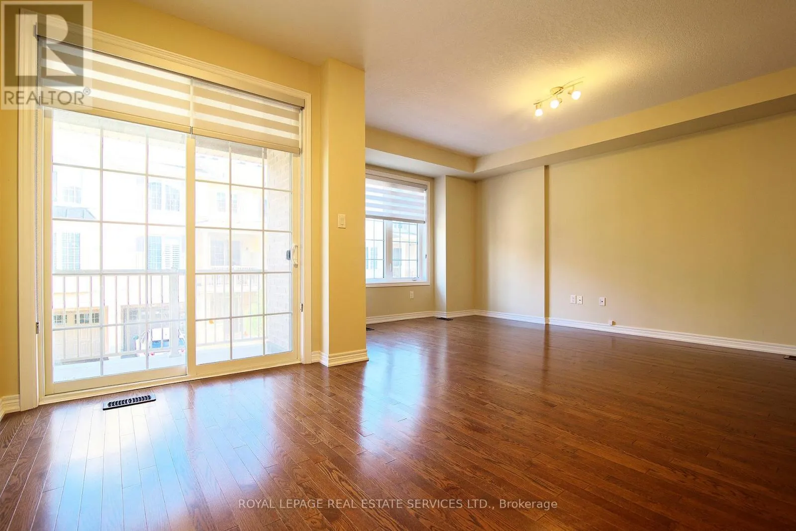 387 ALDERWOOD COMMON