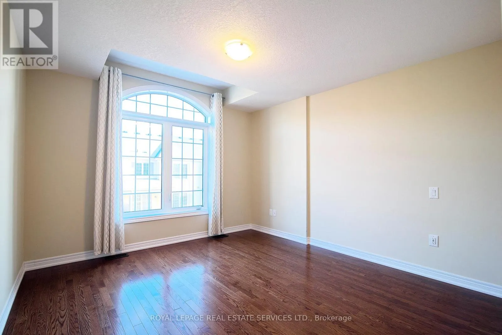 387 ALDERWOOD COMMON