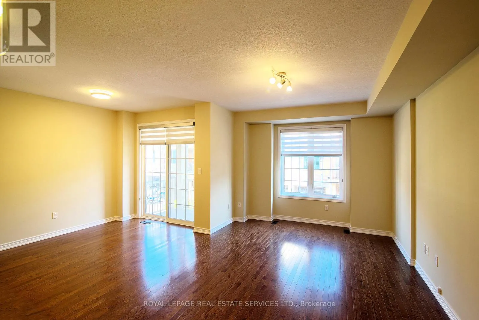 387 ALDERWOOD COMMON