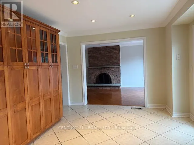 (UPPER) - 45 PANORAMA CRESCENT