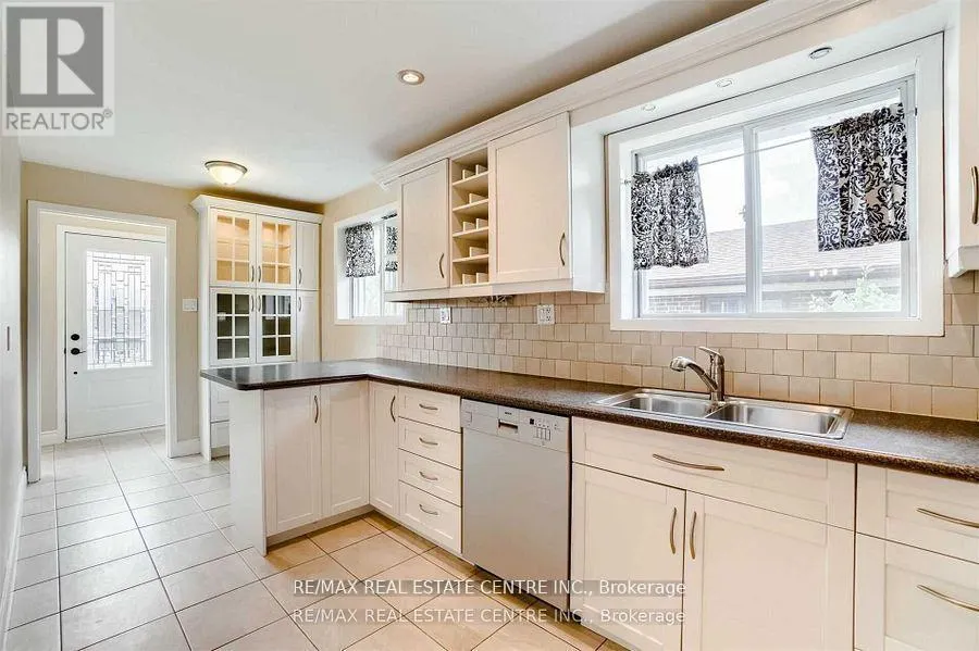 3385 ELLENGALE (UPPER) DRIVE
