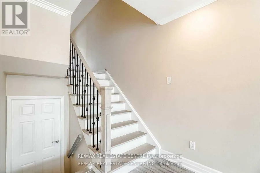 3385 ELLENGALE (UPPER) DRIVE