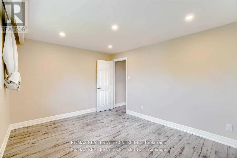 3385 ELLENGALE (UPPER) DRIVE