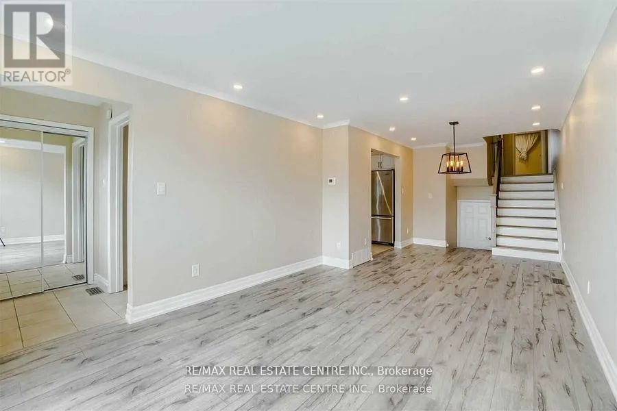 3385 ELLENGALE (UPPER) DRIVE