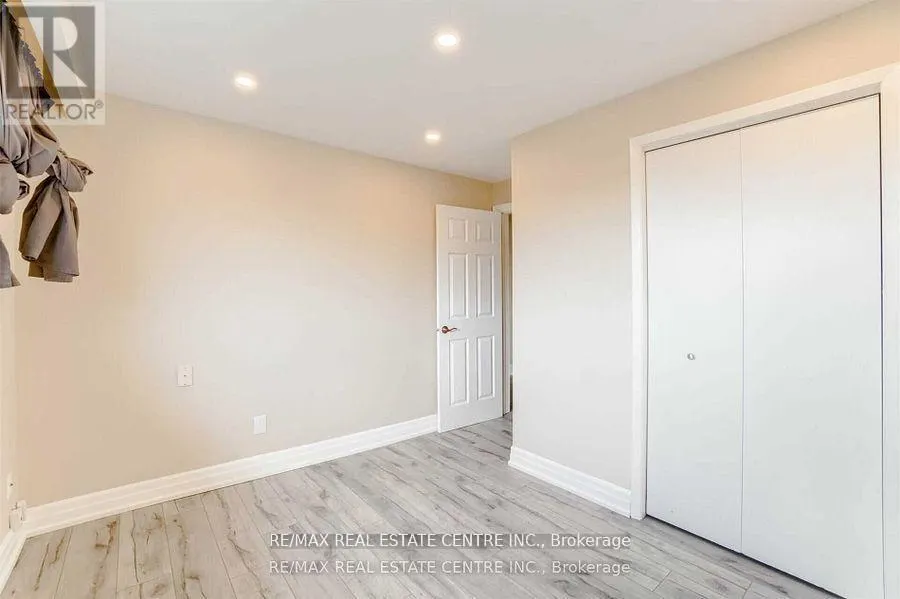 3385 ELLENGALE (UPPER) DRIVE
