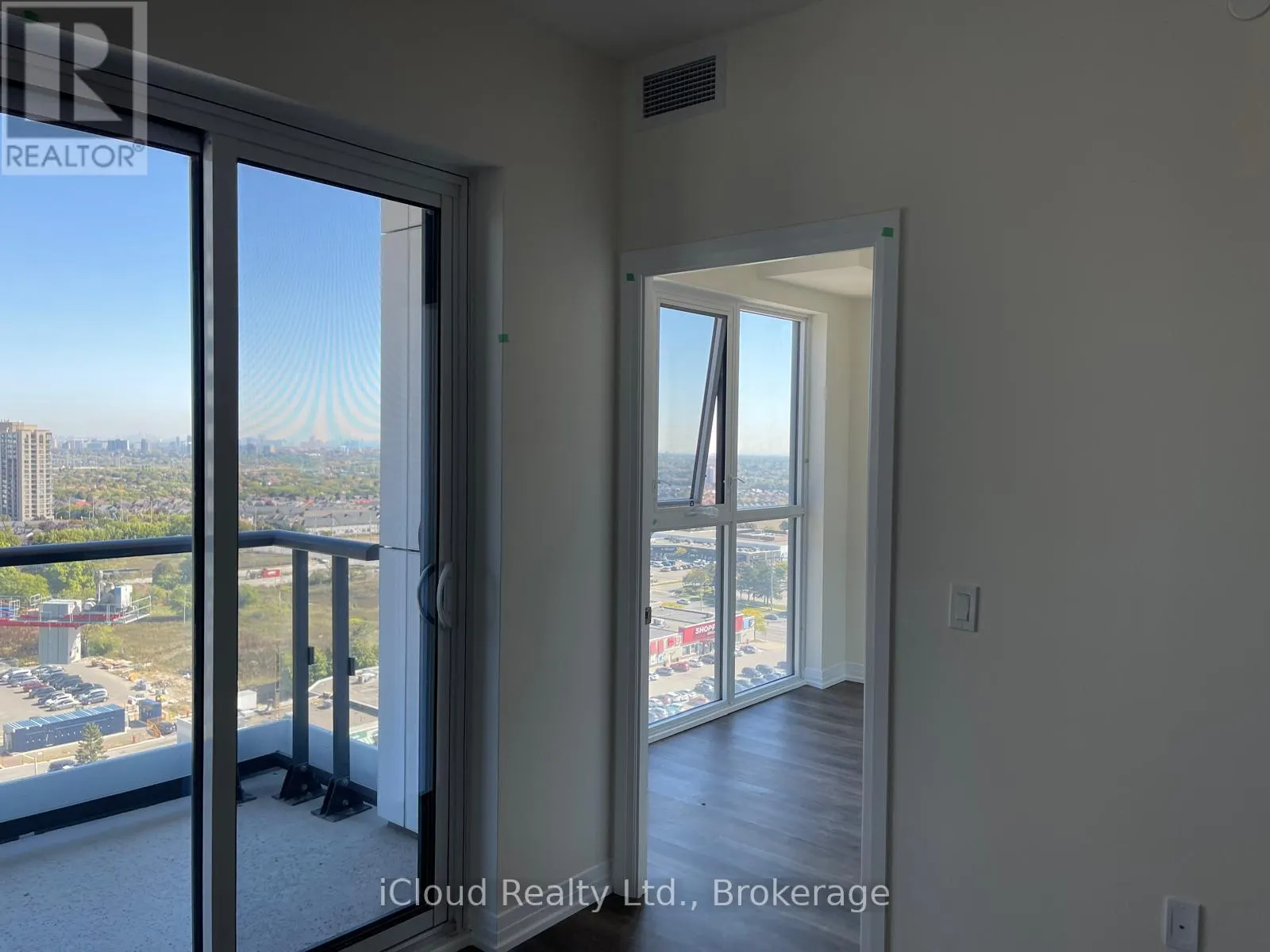 1610 - 15 WATERGARDEN DRIVE