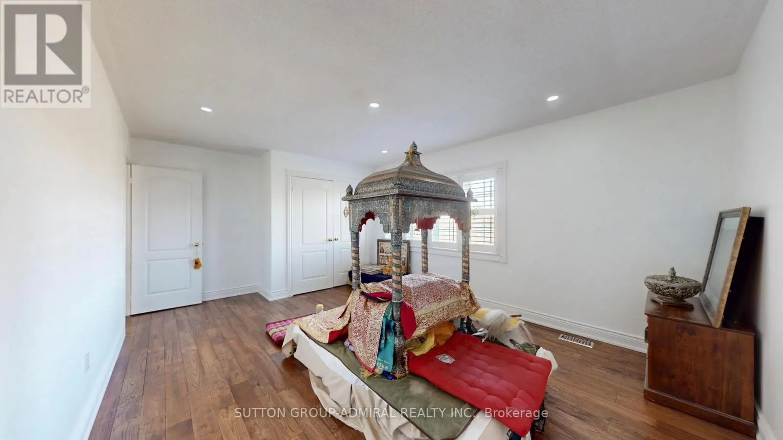 37 DONWOODS COURT