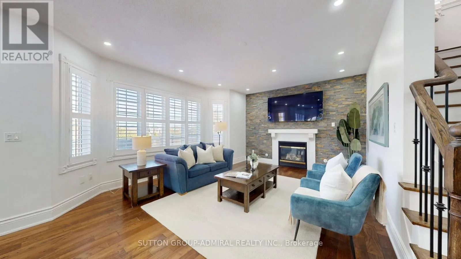 37 DONWOODS COURT