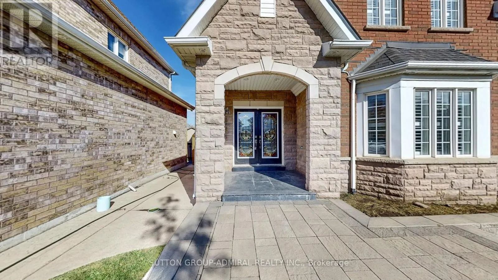 37 DONWOODS COURT