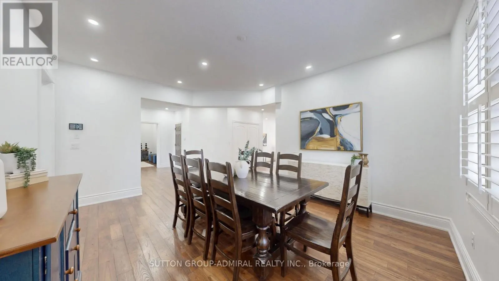 37 DONWOODS COURT