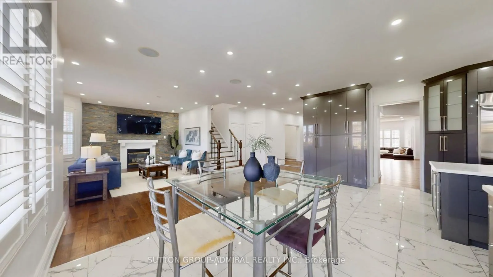 37 DONWOODS COURT