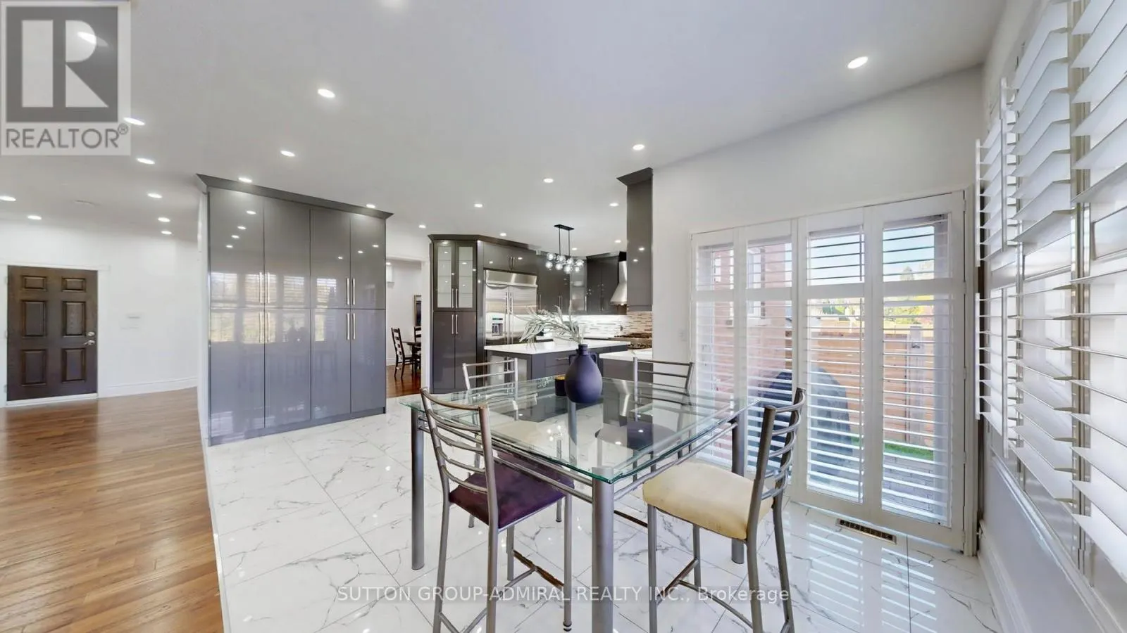37 DONWOODS COURT