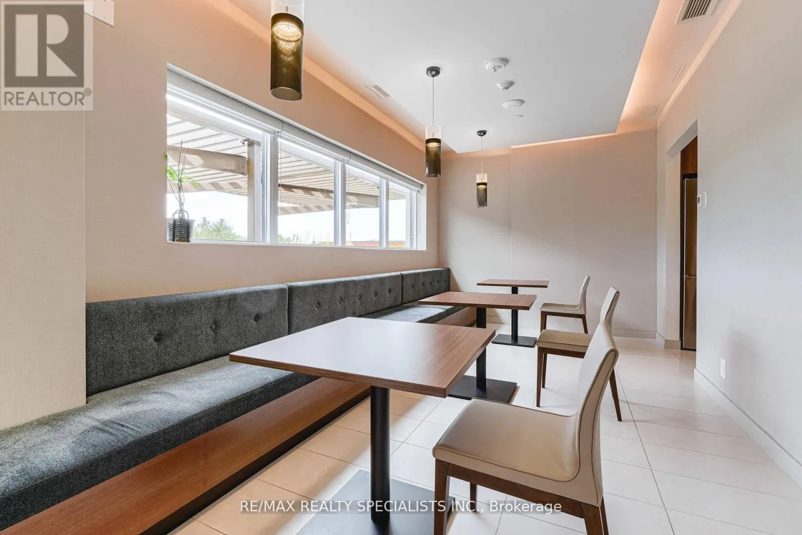 258 - 1575 LAKESHORE ROAD W