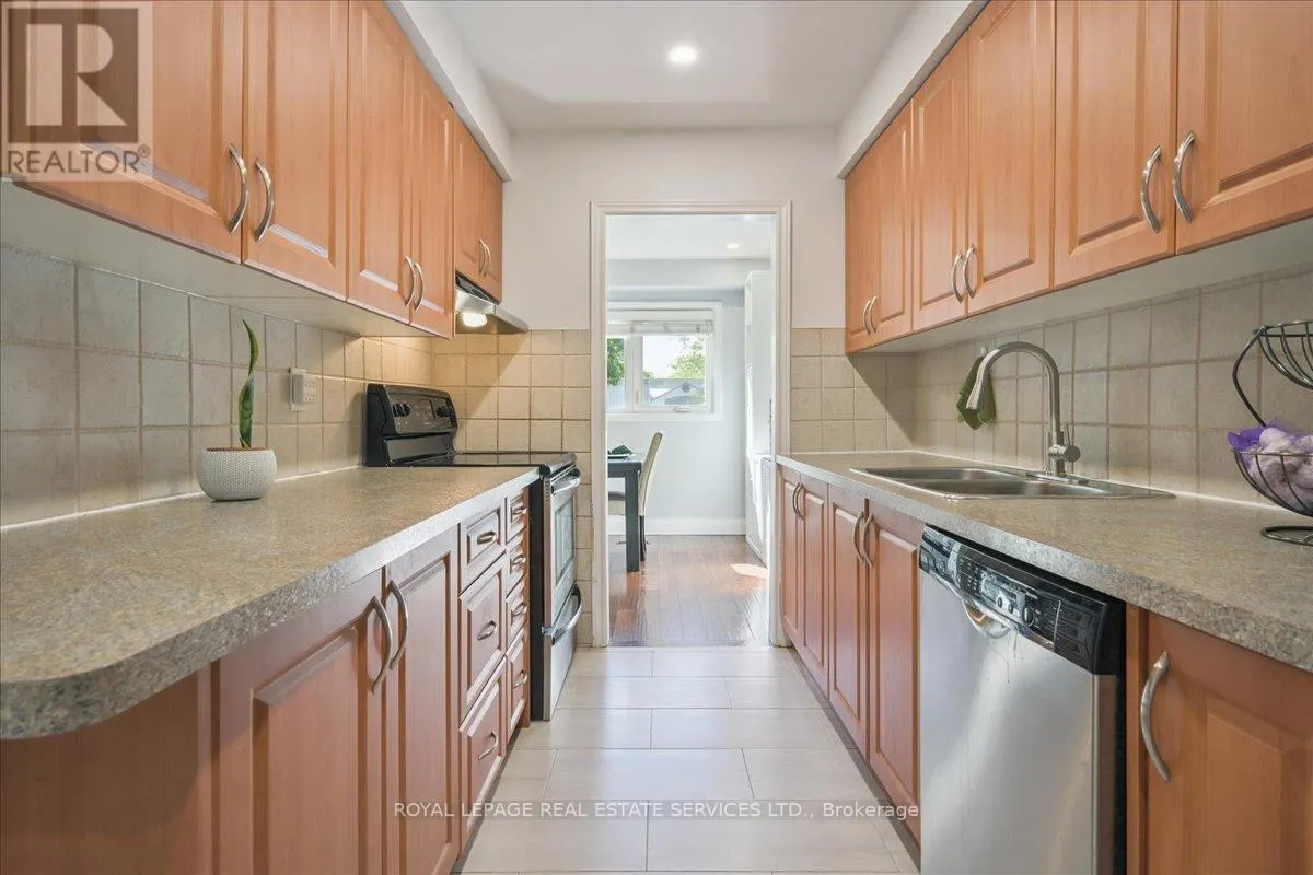 4336 LEE DRIVE