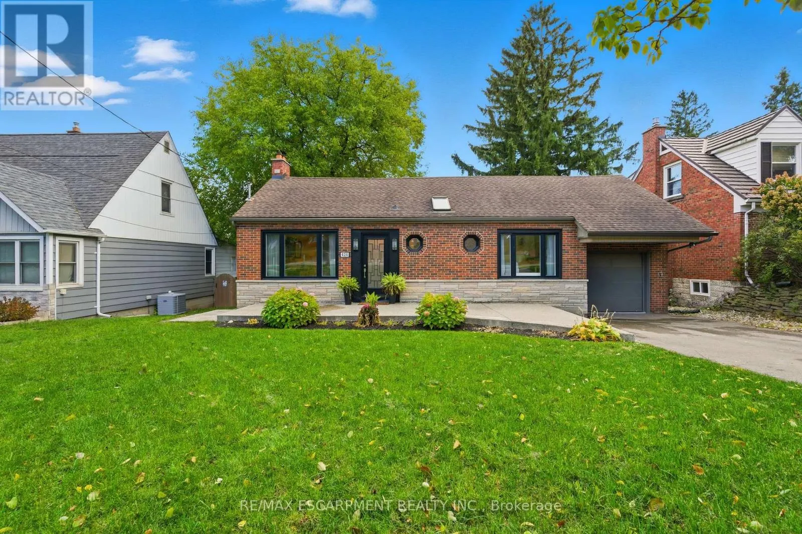 424 PLAINS ROAD W