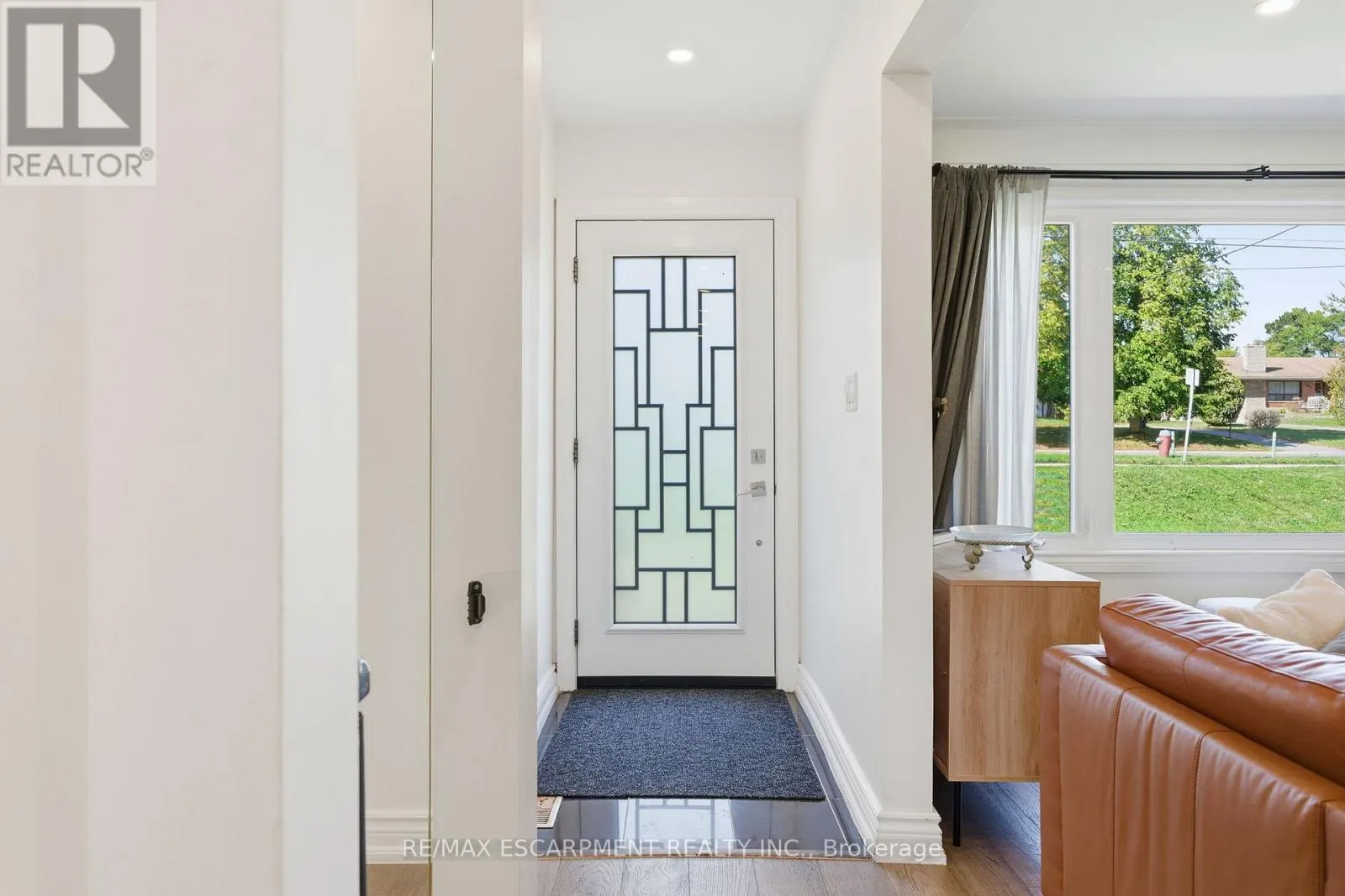 424 PLAINS ROAD W