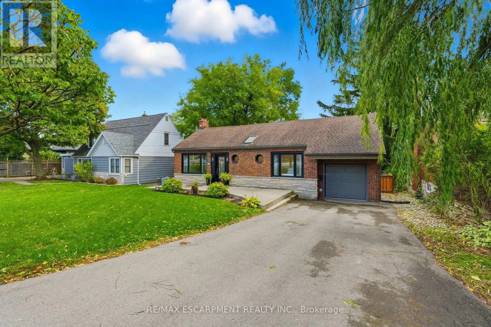 424 PLAINS ROAD W