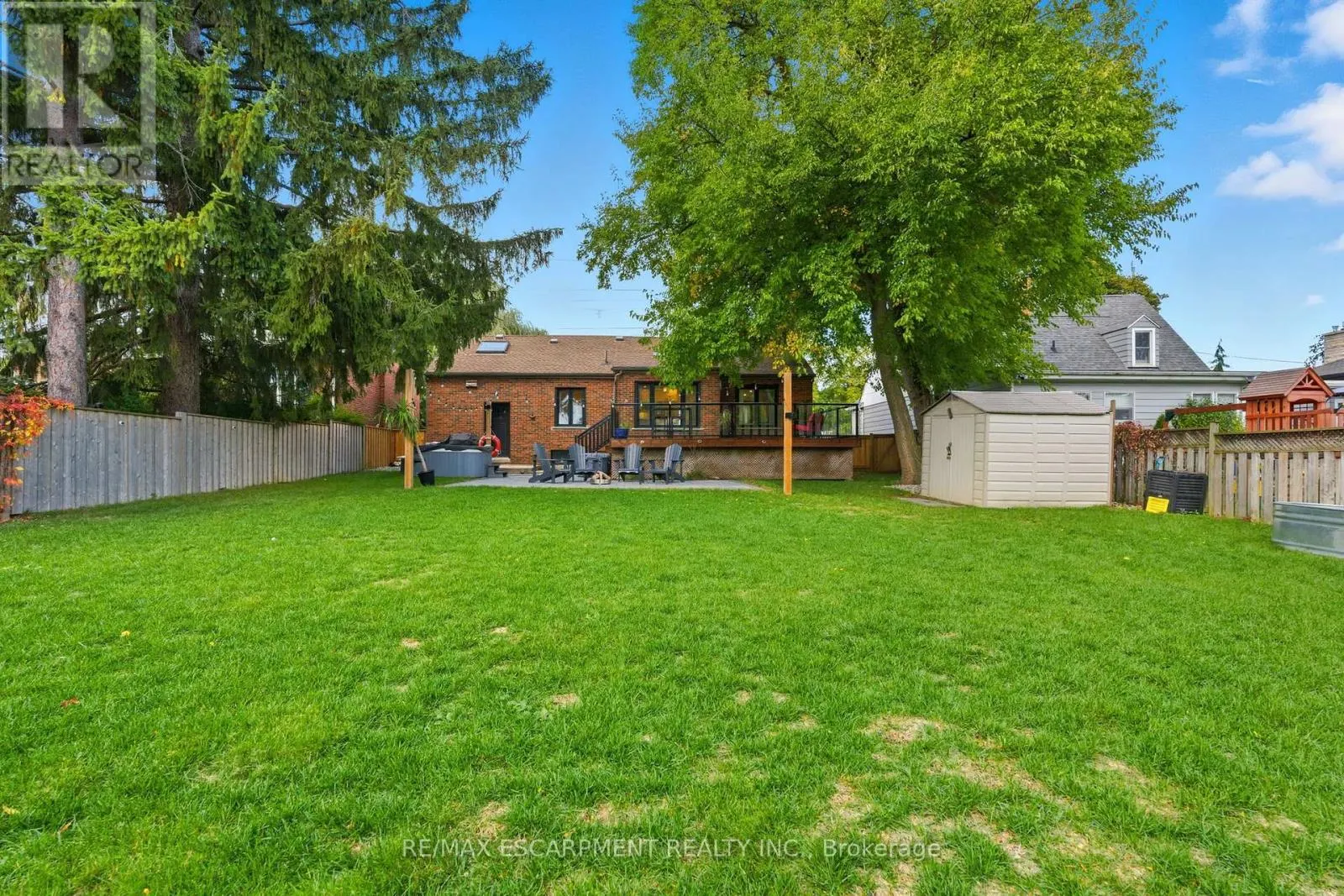 424 PLAINS ROAD W