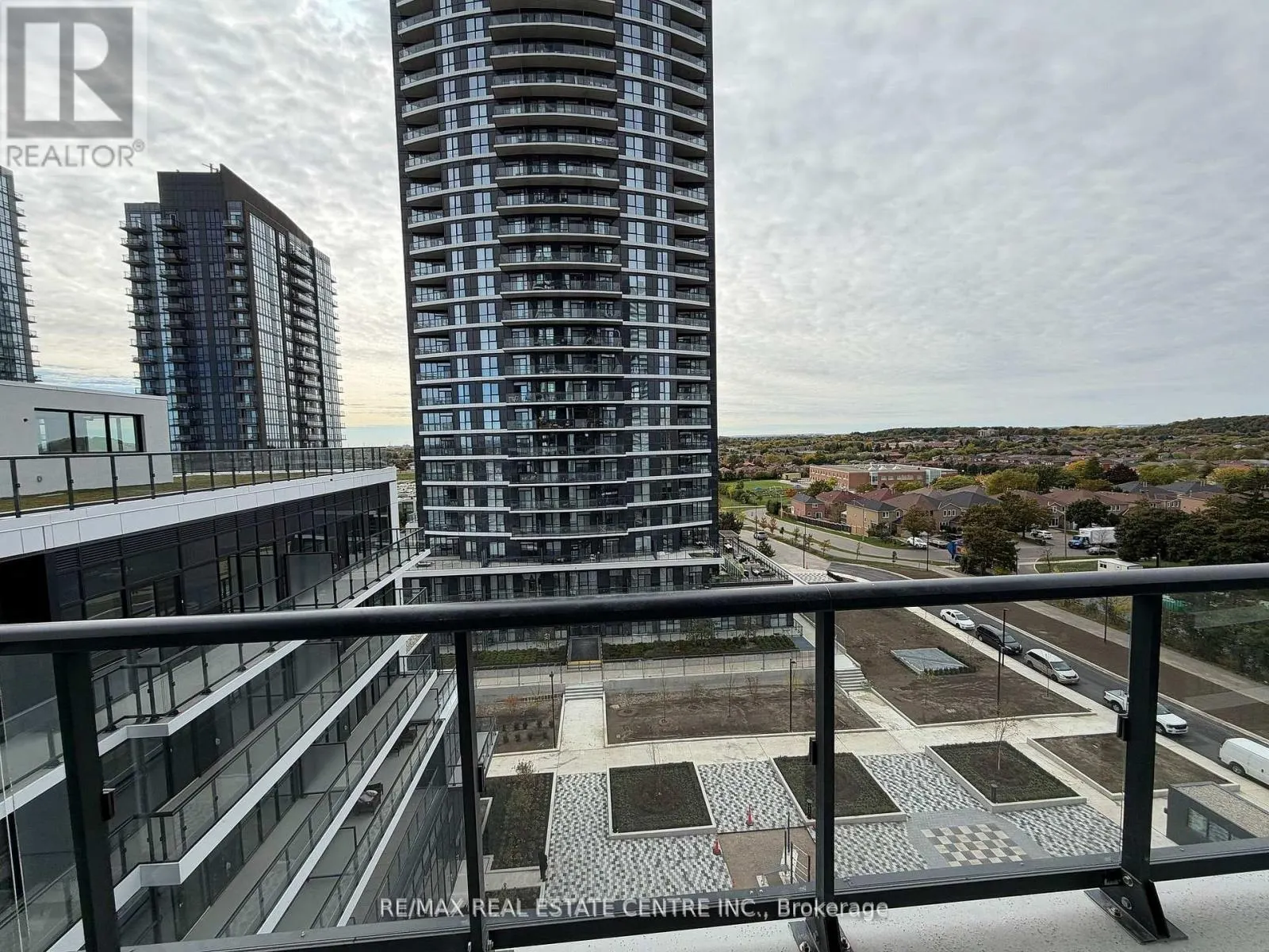 706 - 15 WATERGARDEN DRIVE