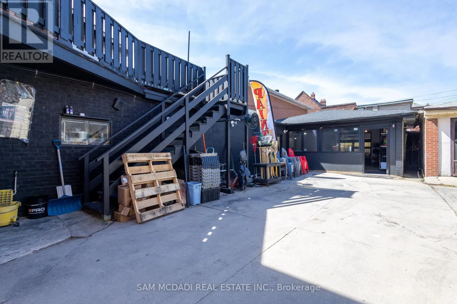 1212 DUFFERIN STREET