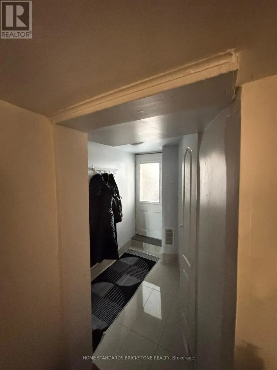 66 HOUNSLOW HEATH ROAD