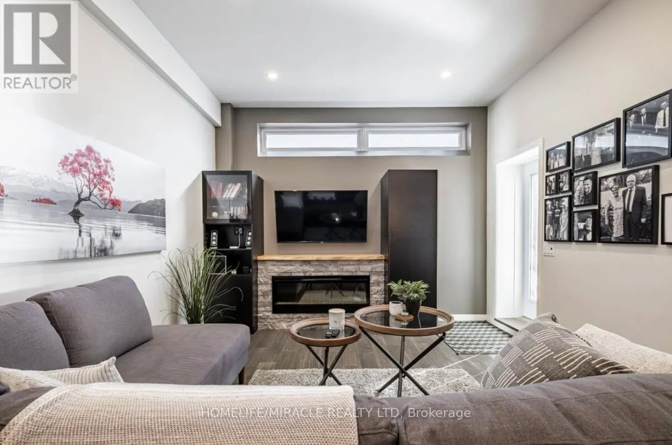 LANEWAY SUITE - 51 MCMURRAY AVENUE