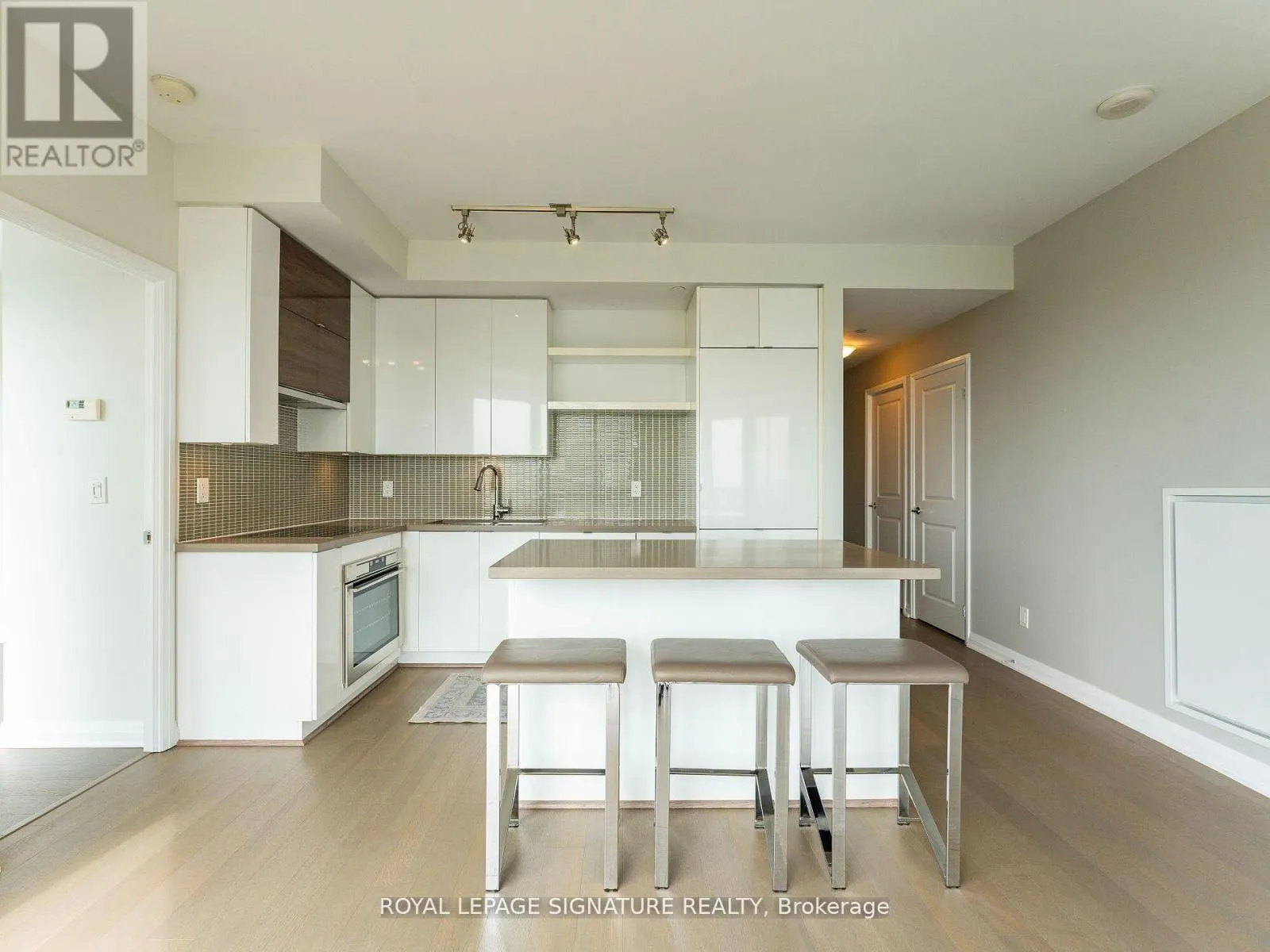 704 - 59 ANNIE CRAIG DRIVE