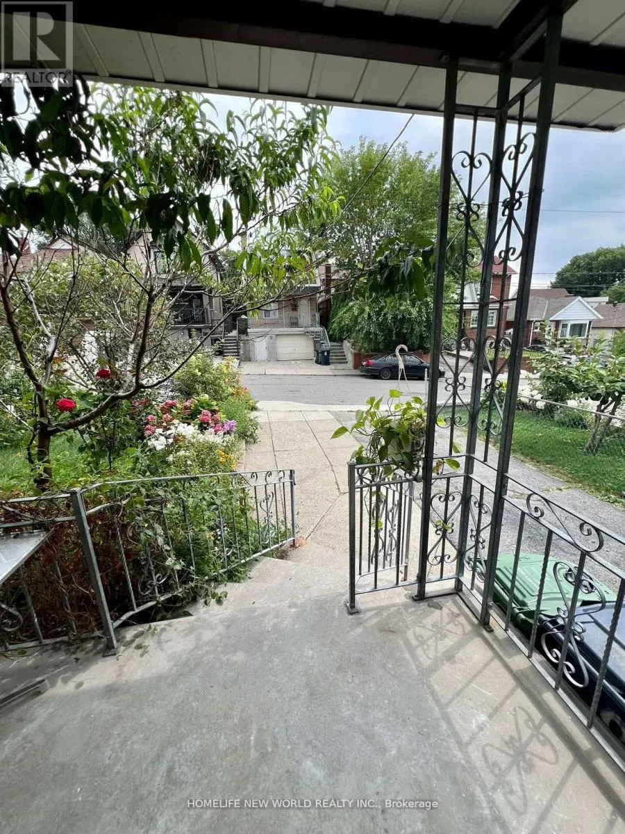 UPPER - 354 KANE AVENUE