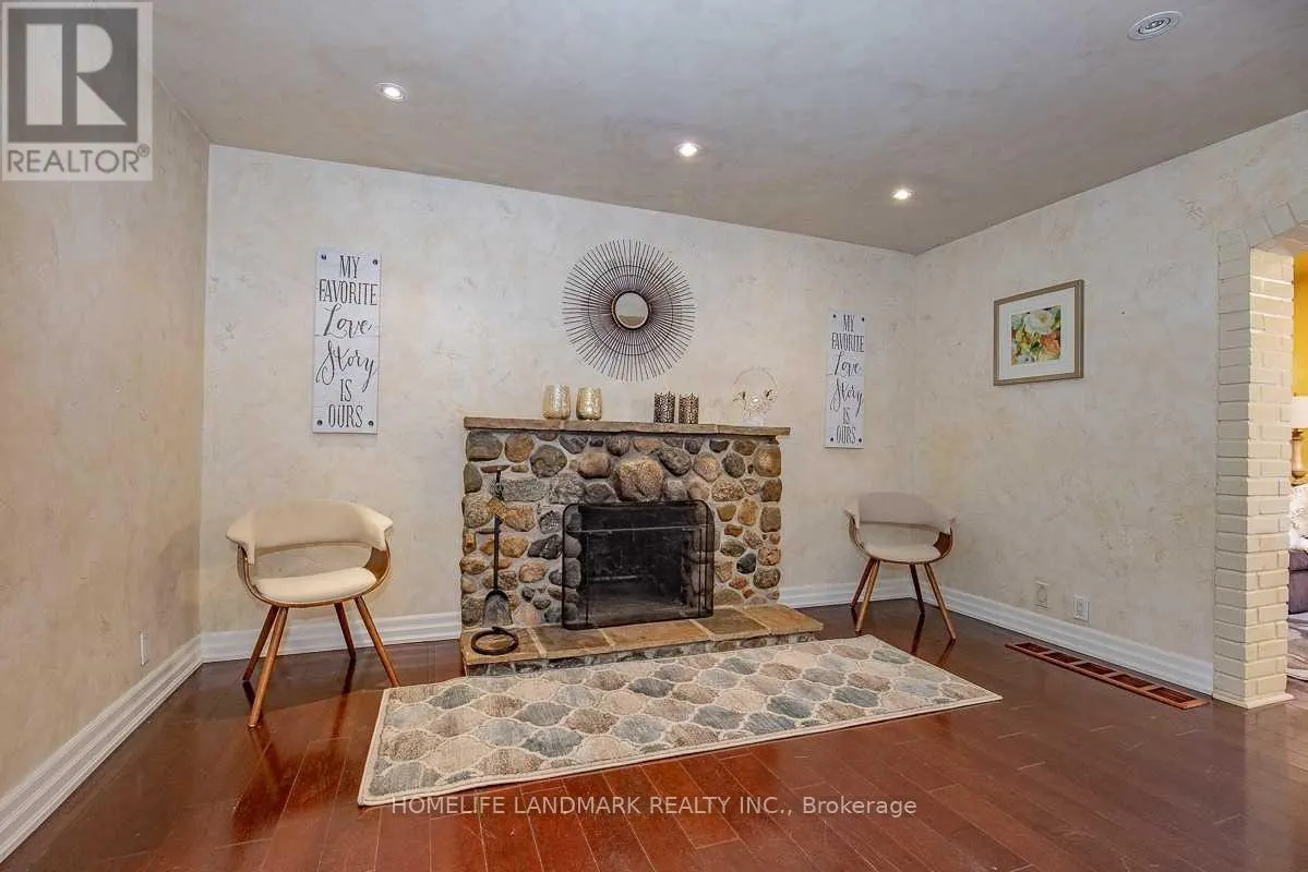 2301 BENNINGTON GATE