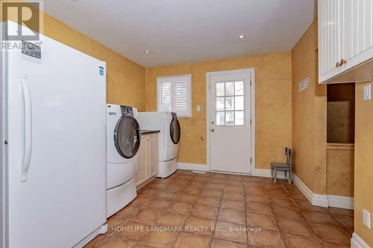 2301 BENNINGTON GATE