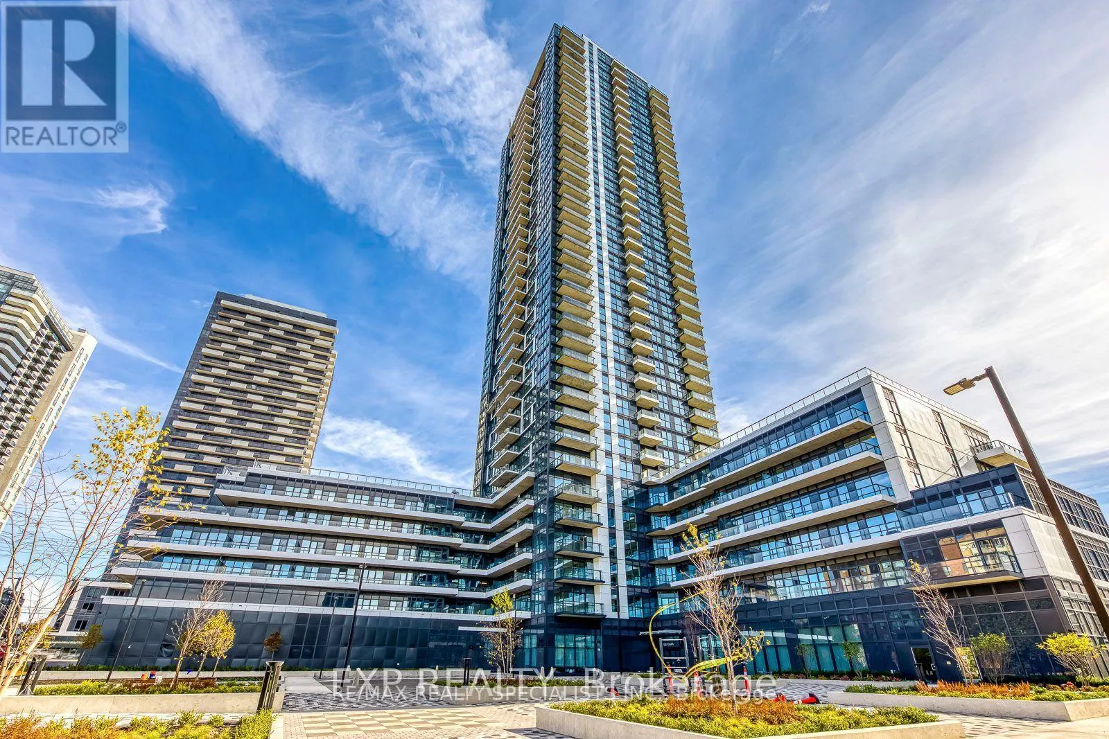1602 - 15 WATERGARDEN DRIVE