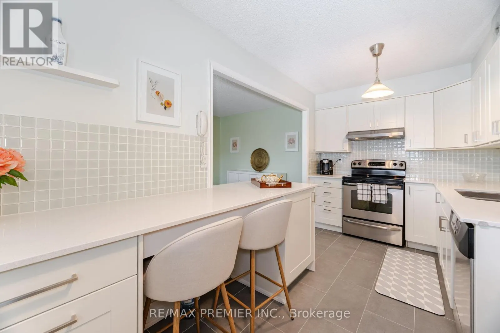 1905 - 270 SCARLETT ROAD