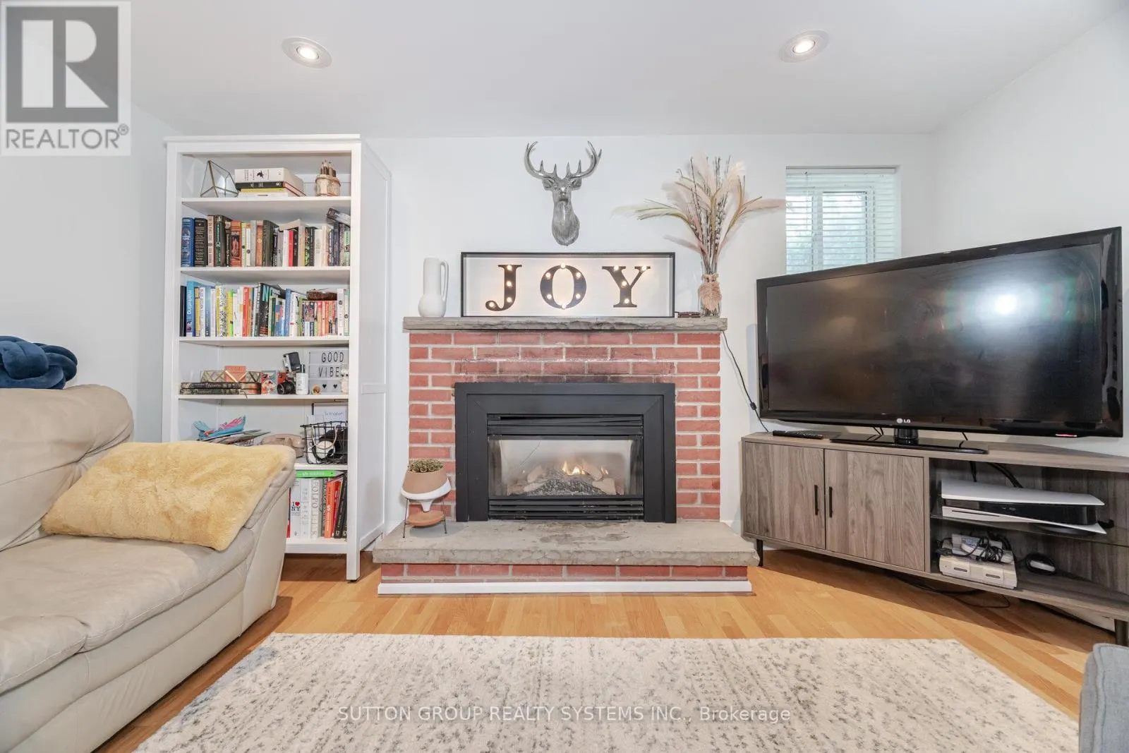 175 CONNAUGHT CRESCENT