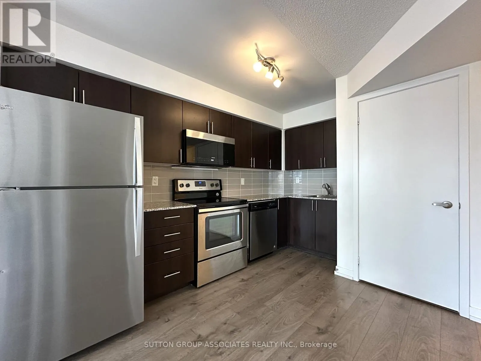 1911 - 1420 DUPONT STREET