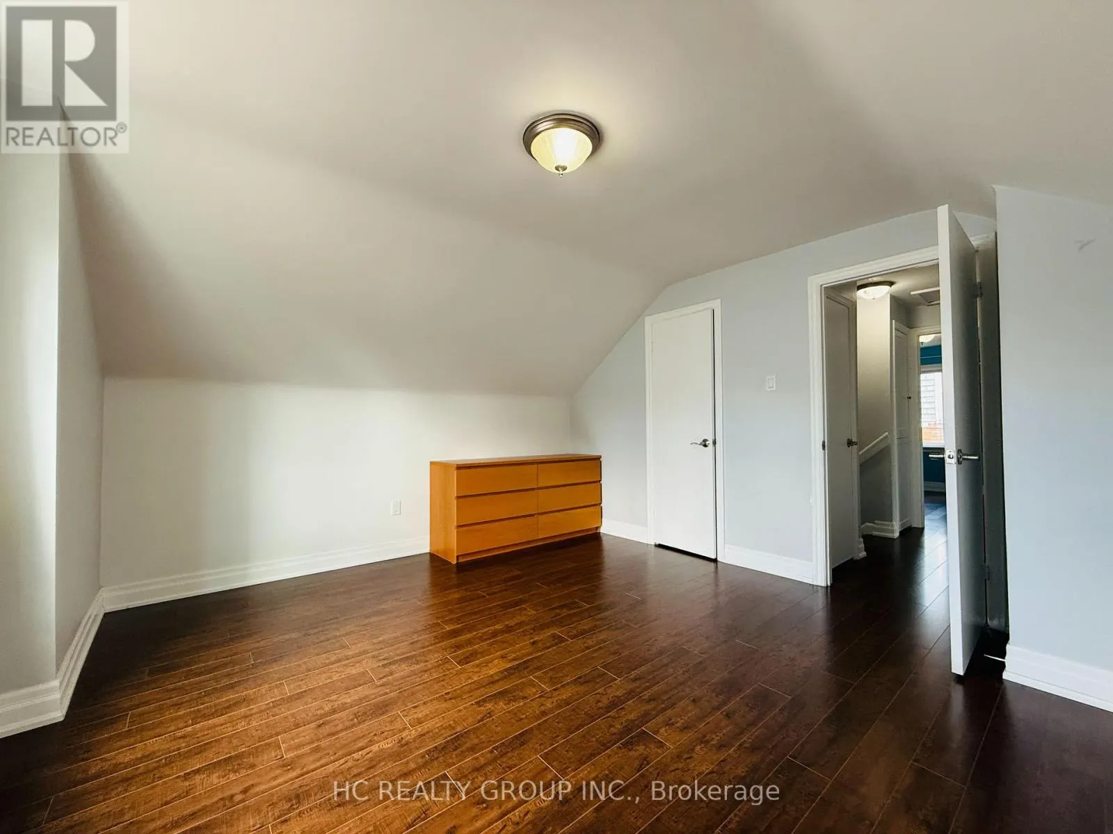 673 GLENGROVE AVENUE W