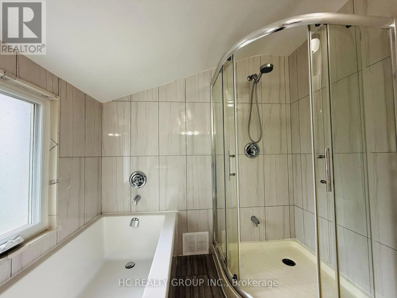 673 GLENGROVE AVENUE W