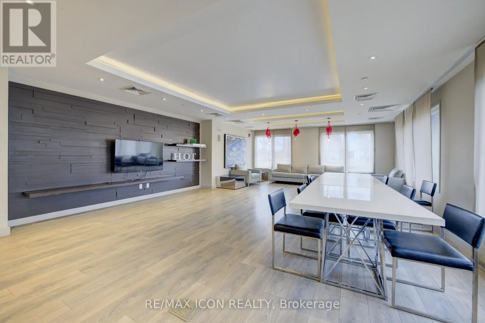 201 - 5005 HARVARD ROAD