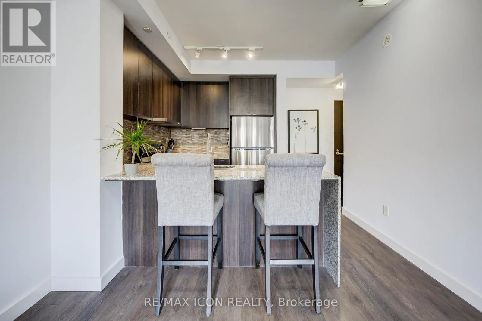 201 - 5005 HARVARD ROAD