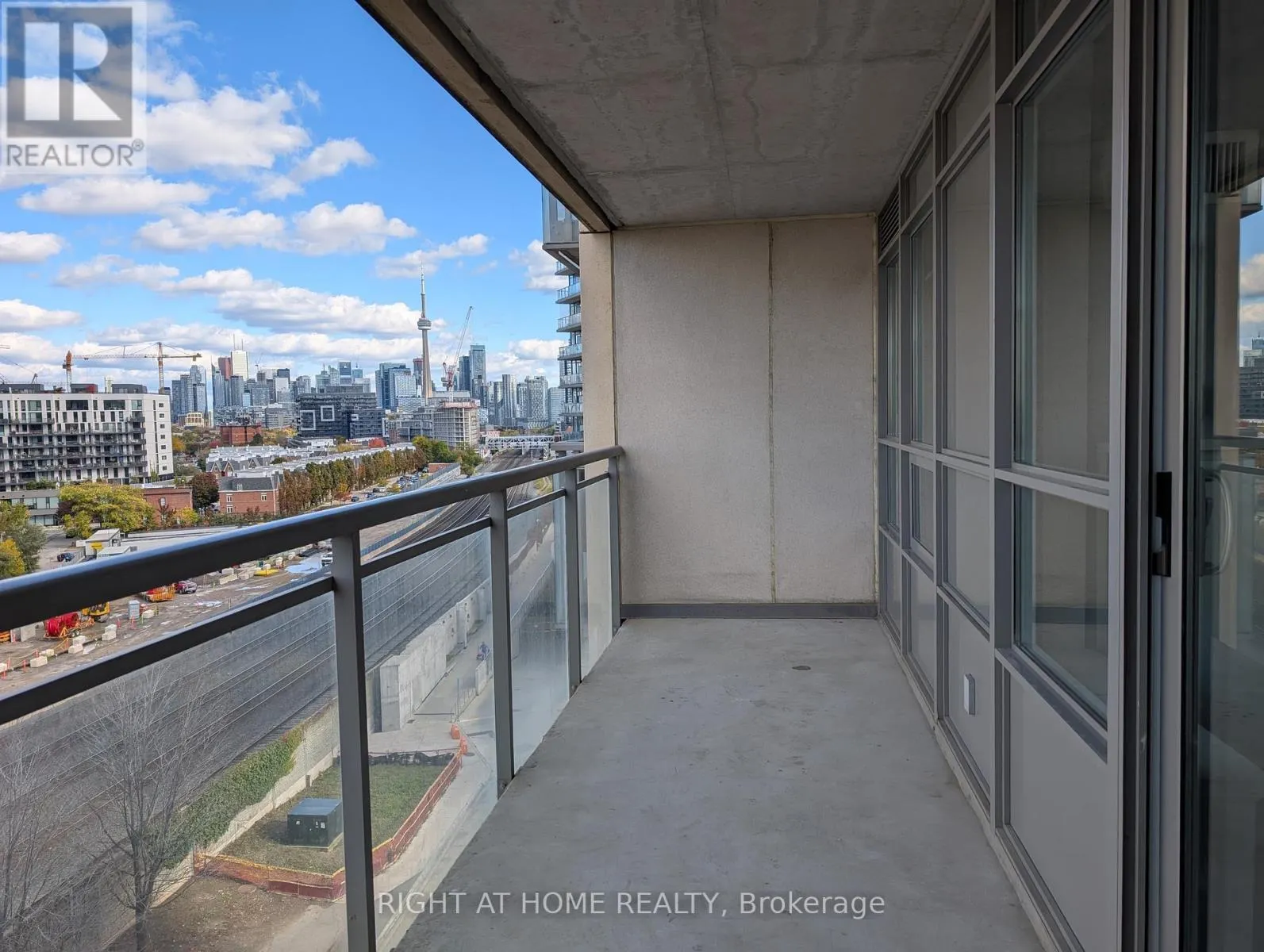 825 - 38 JOE SHUSTER WAY