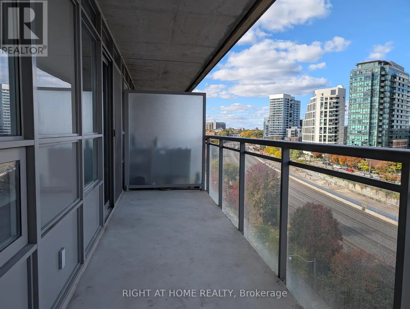 825 - 38 JOE SHUSTER WAY