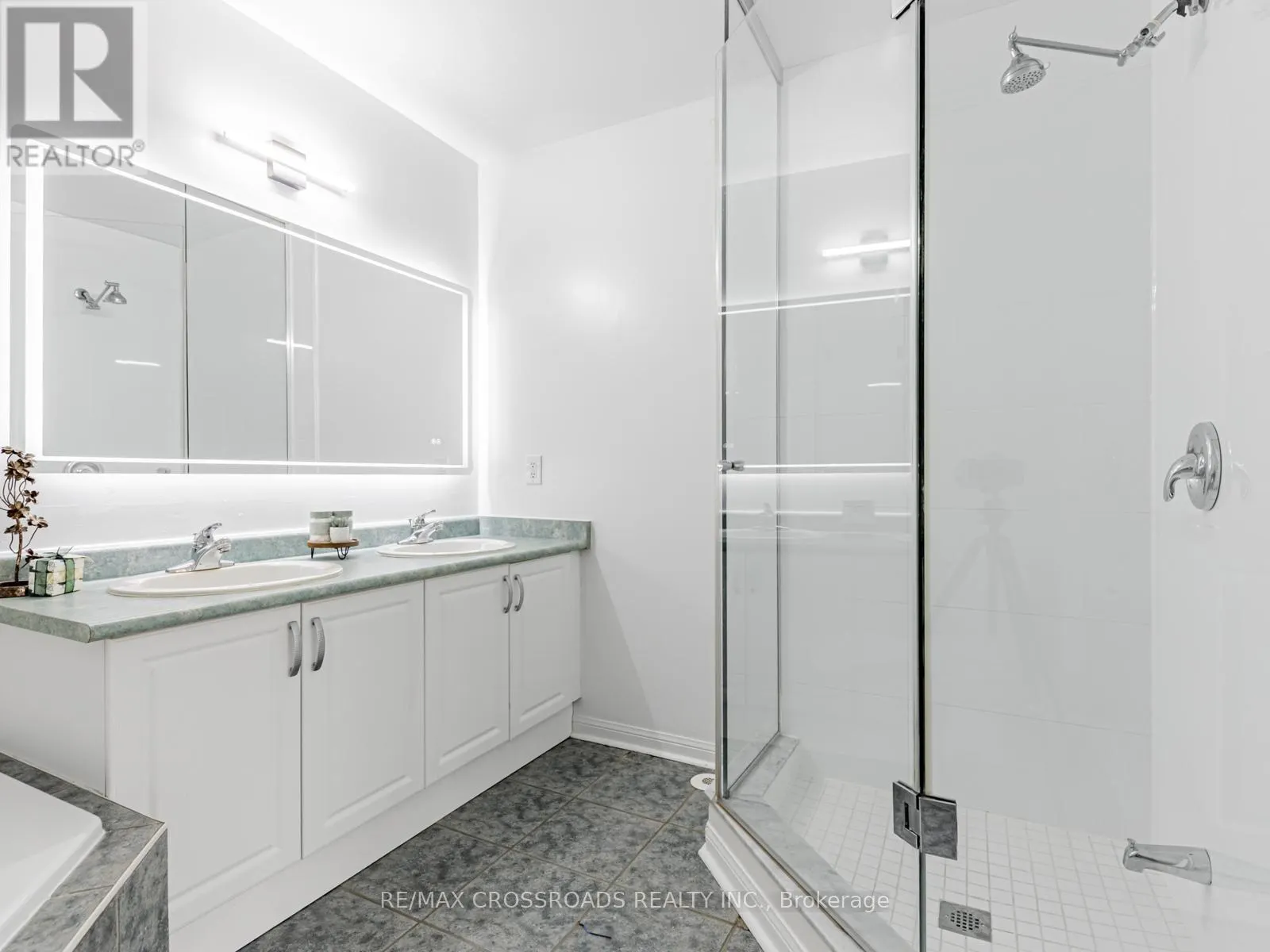 59 - 3051 FINCH AVENUE