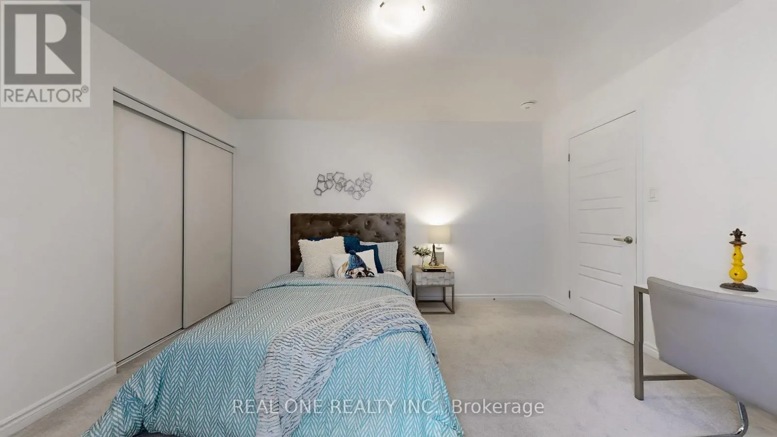 561 KENNEDY CIRCLE W