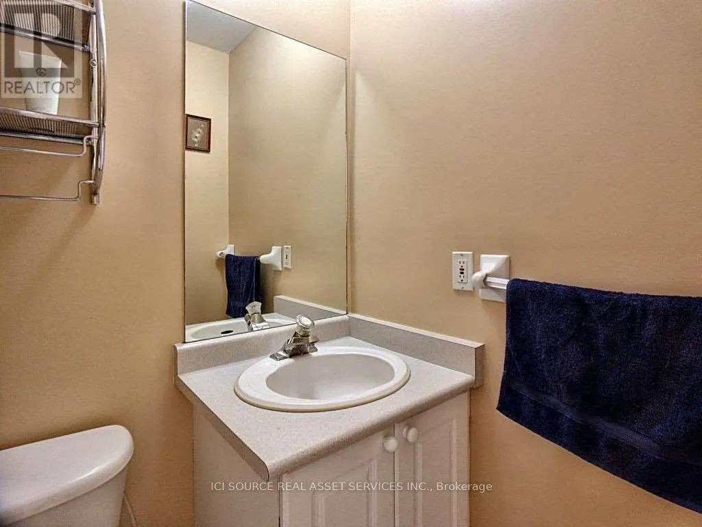 UPPER - 28 MANNEL CRESCENT