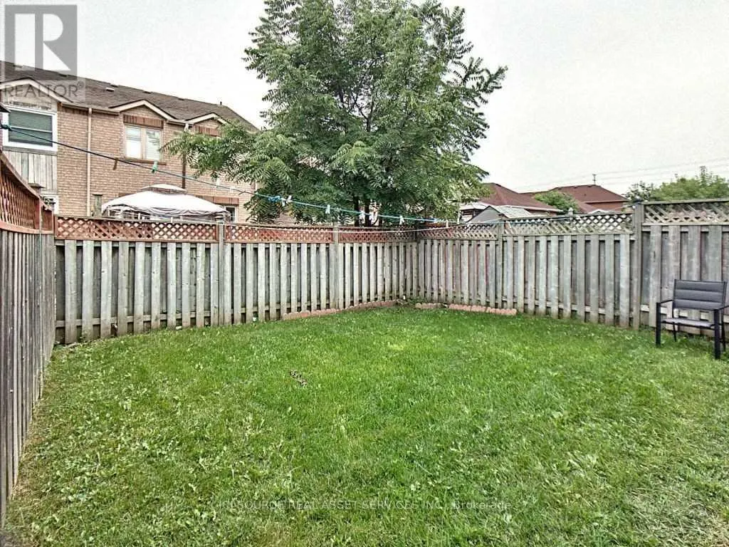 UPPER - 28 MANNEL CRESCENT