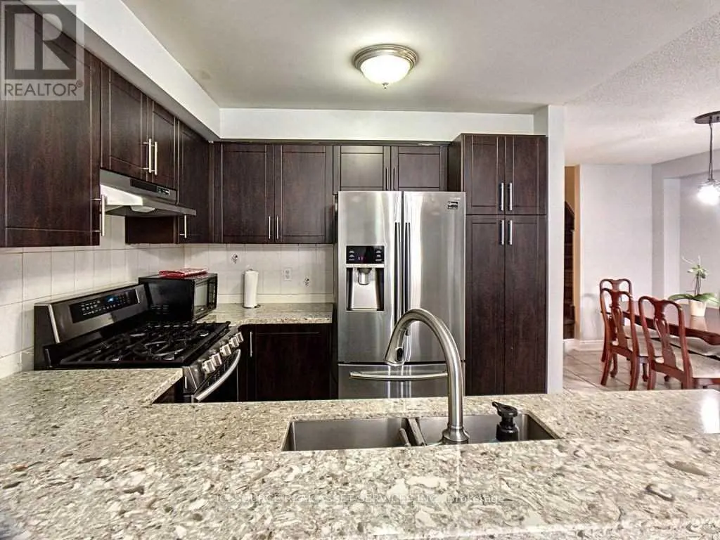 UPPER - 28 MANNEL CRESCENT