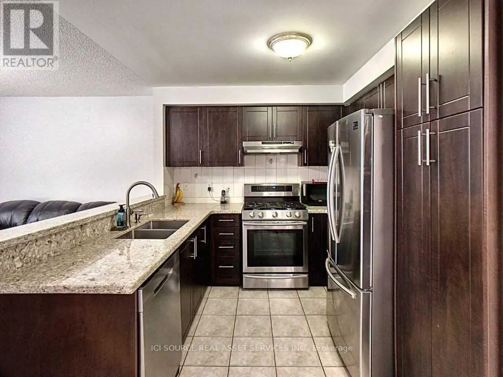 UPPER - 28 MANNEL CRESCENT