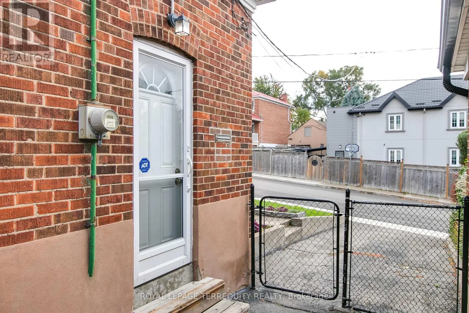 110 CAMERON AVENUE