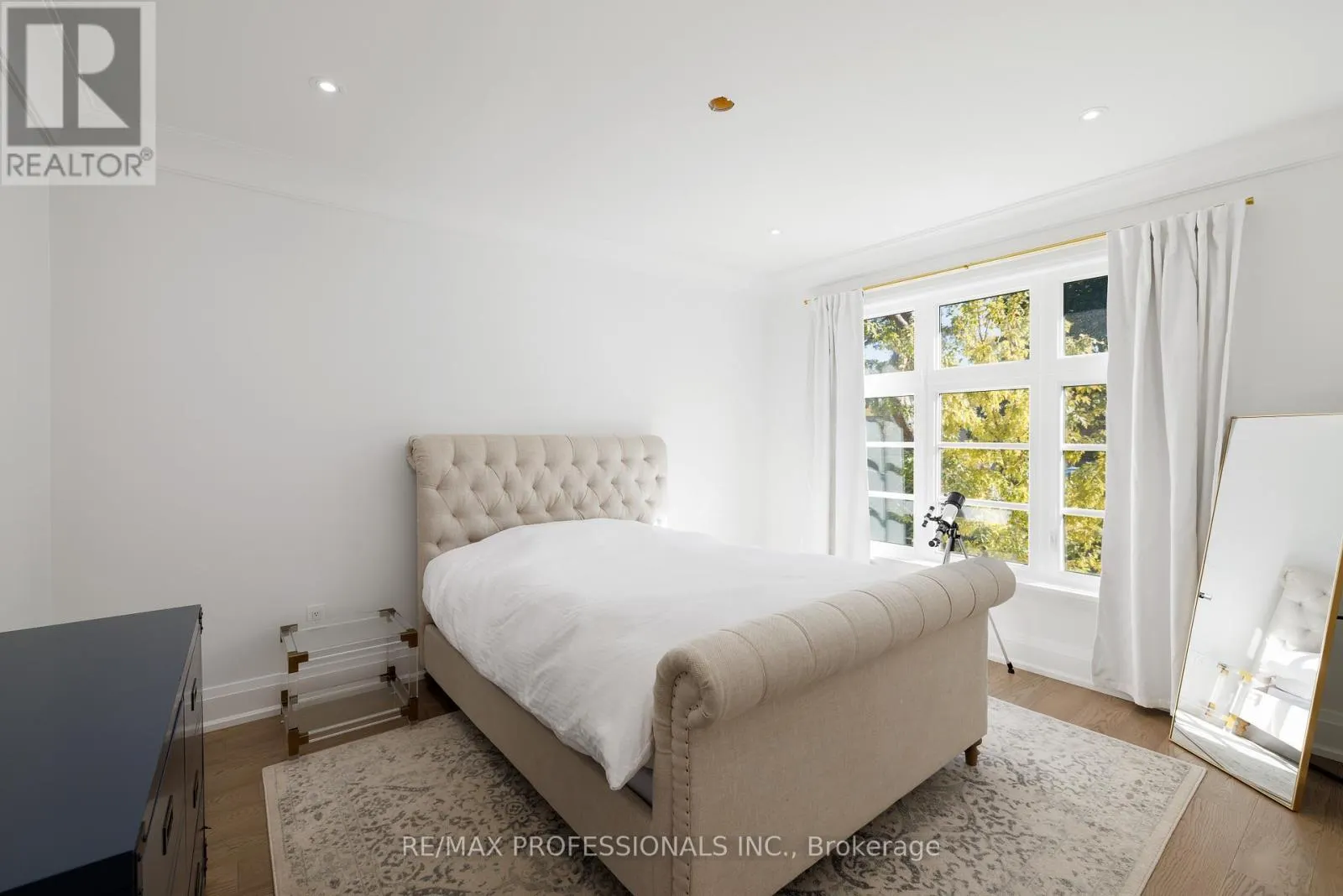 2B FAIRWAY ROAD
