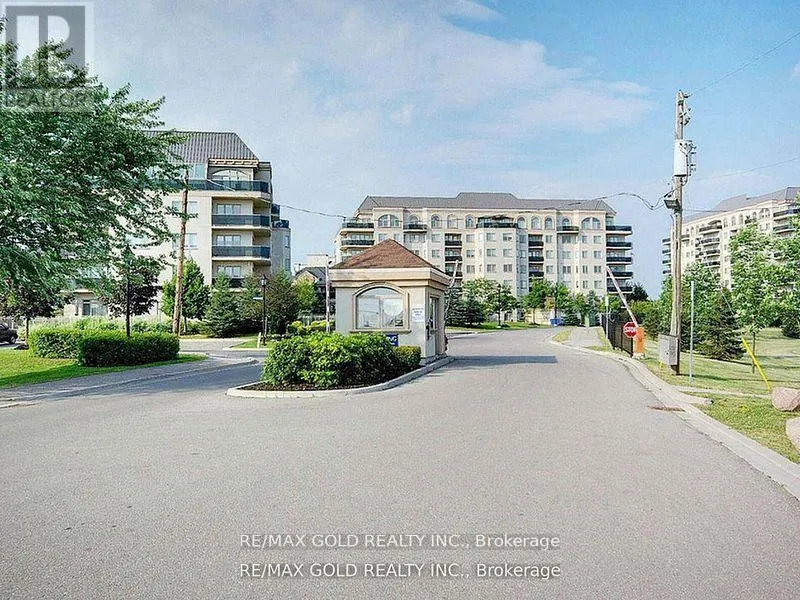 2104 - 6 DAYSPRING CIRCLE